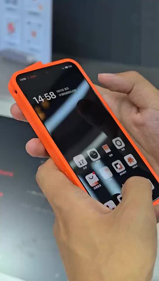 Những hình ảnh đầu tiên về STEPX Neo - Smartphone được tích hợp sâu AI, không chạy Android