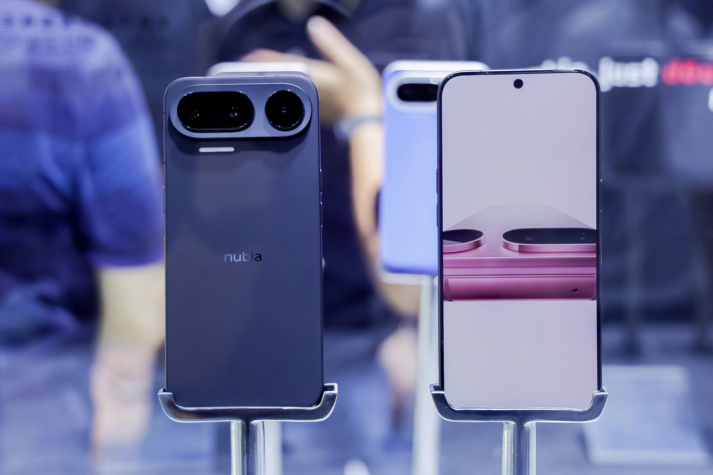 Nubia NaviX Ultra - Điện thoại AI Agent đầu tiên trên thế giới, tích hợp trợ lý ảo Doubao