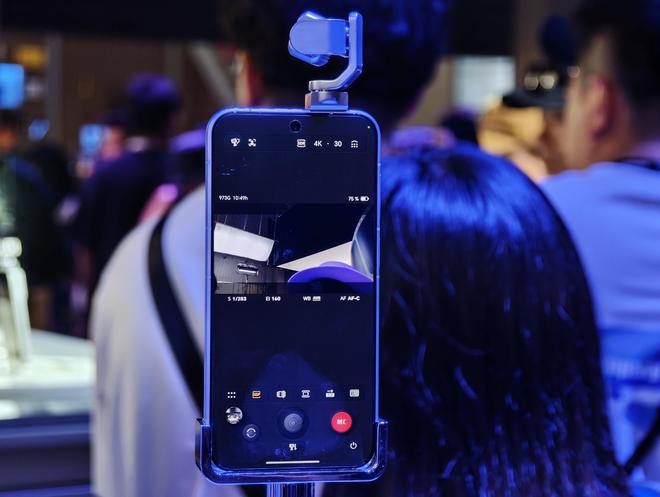 Đánh giá Honor Robot Phone: Smartphone tích hợp quy trình quay phim ARRI chuẩn điện ảnh Hollywood